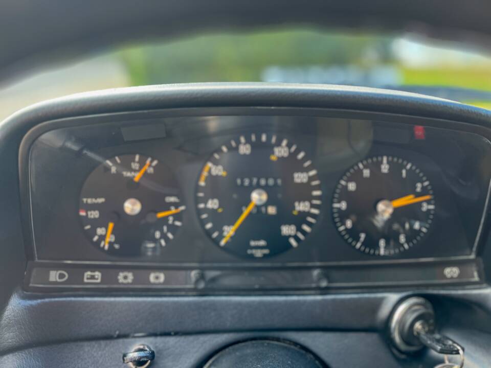 Image 117/139 of Mercedes-Benz 240 D (1978)