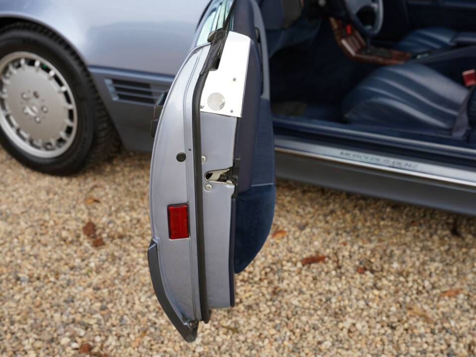 Image 30/50 de Mercedes-Benz 300 SL (1991)