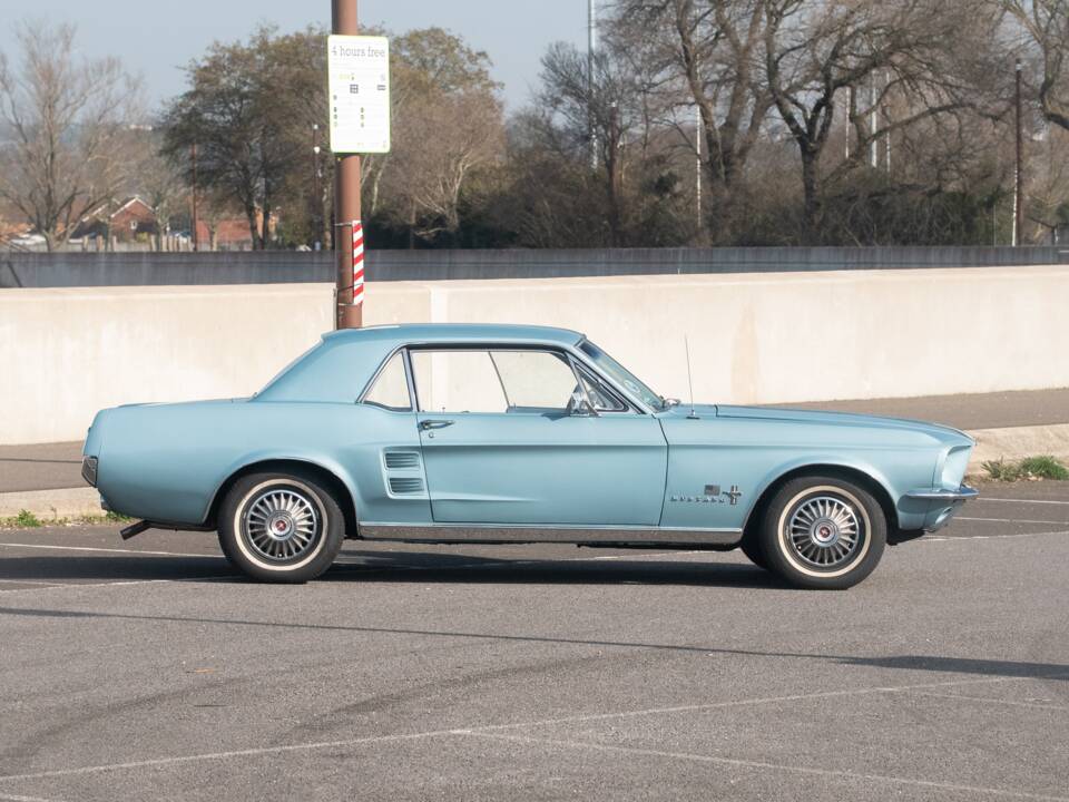 Image 34/50 of Ford Mustang 200 (1967)