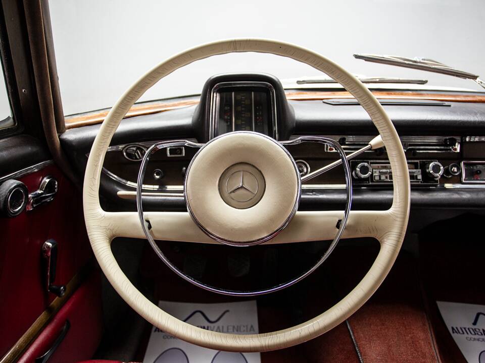 Imagen 15/32 de Mercedes-Benz 220 SE b (1965)