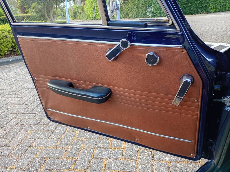 Image 12/15 of Alfa Romeo Giulia Super 1.3 (1972)