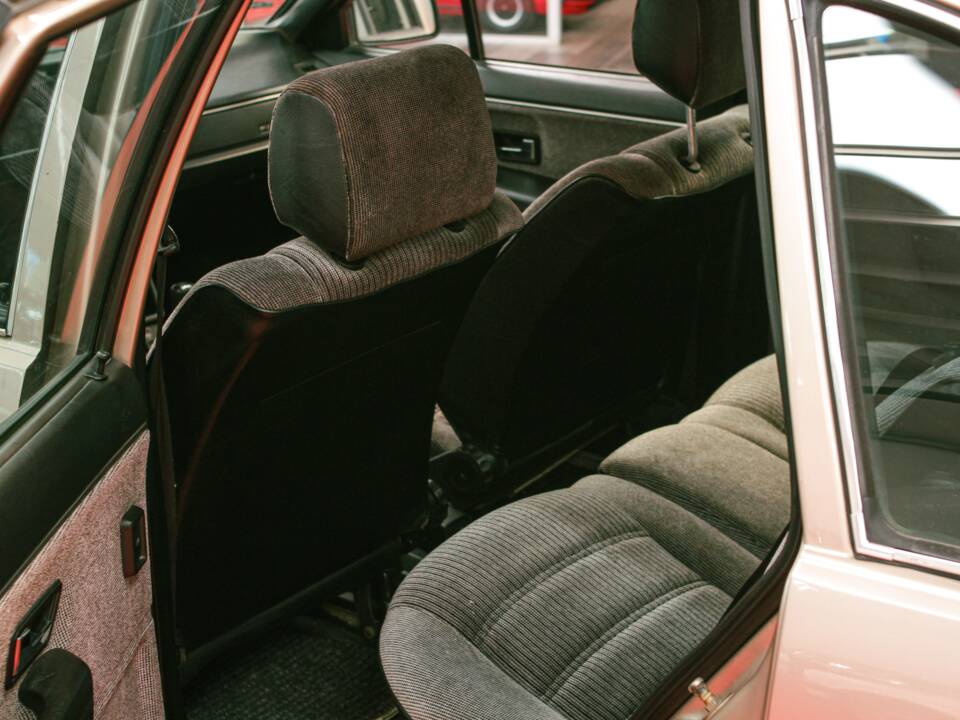 Afbeelding 34/37 van Volkswagen Passat 2.0 (1987)