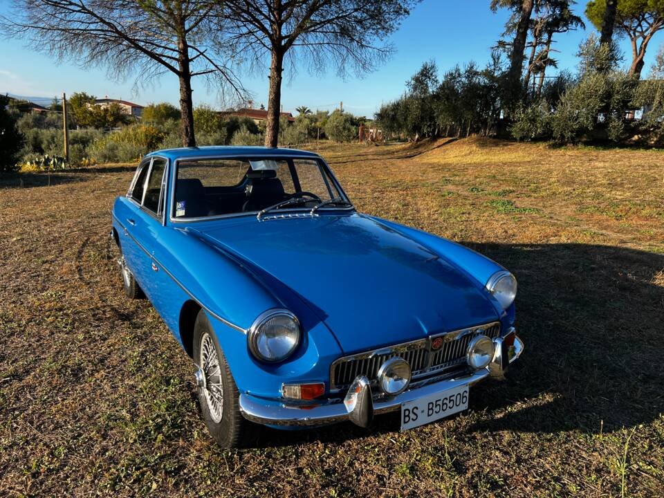 Image 6/50 of MG MGB GT (1972)