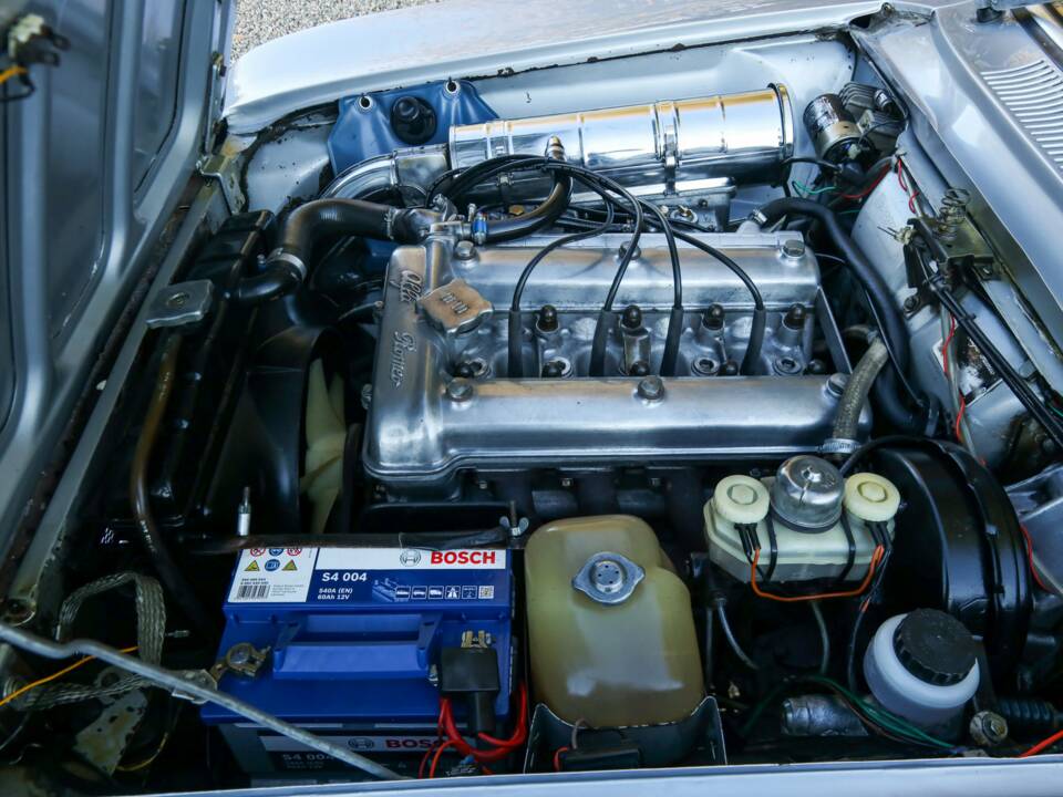 Image 42/50 of Alfa Romeo 1750 GT Veloce (1970)