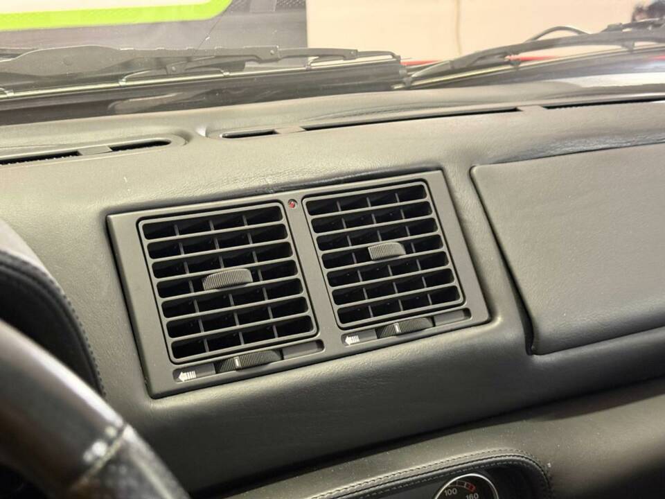 Bild 42/50 von Ferrari F 355 Berlinetta (1997)