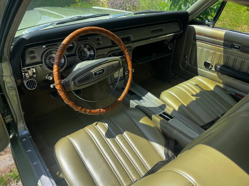 Image 4/11 of Mercury Cougar (1968)