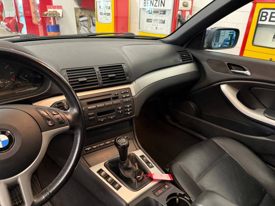 Image 9/22 of BMW 318Ci (2005)