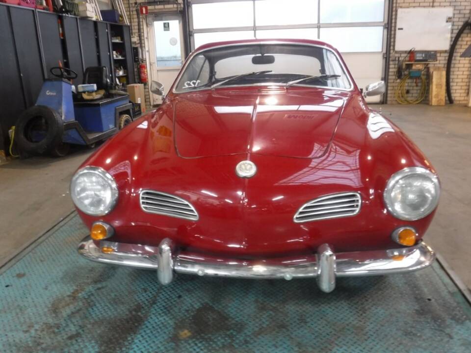 Immagine 24/50 di Volkswagen Karmann Ghia (1969)