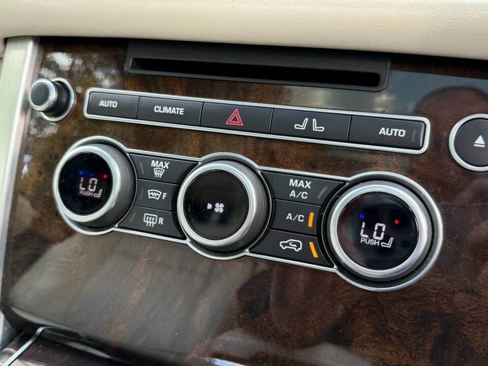 Bild 33/35 von Land Rover Range Rover Vogue TDV6 (2015)