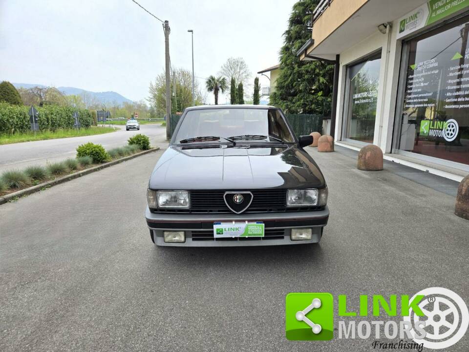 Afbeelding 2/10 van Alfa Romeo Giulietta 1.6 (1986)