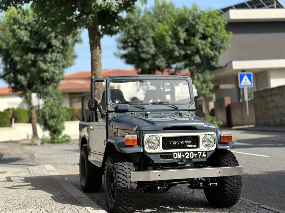 Image 13/50 of Toyota Land Cruiser BJ 40 (1981)