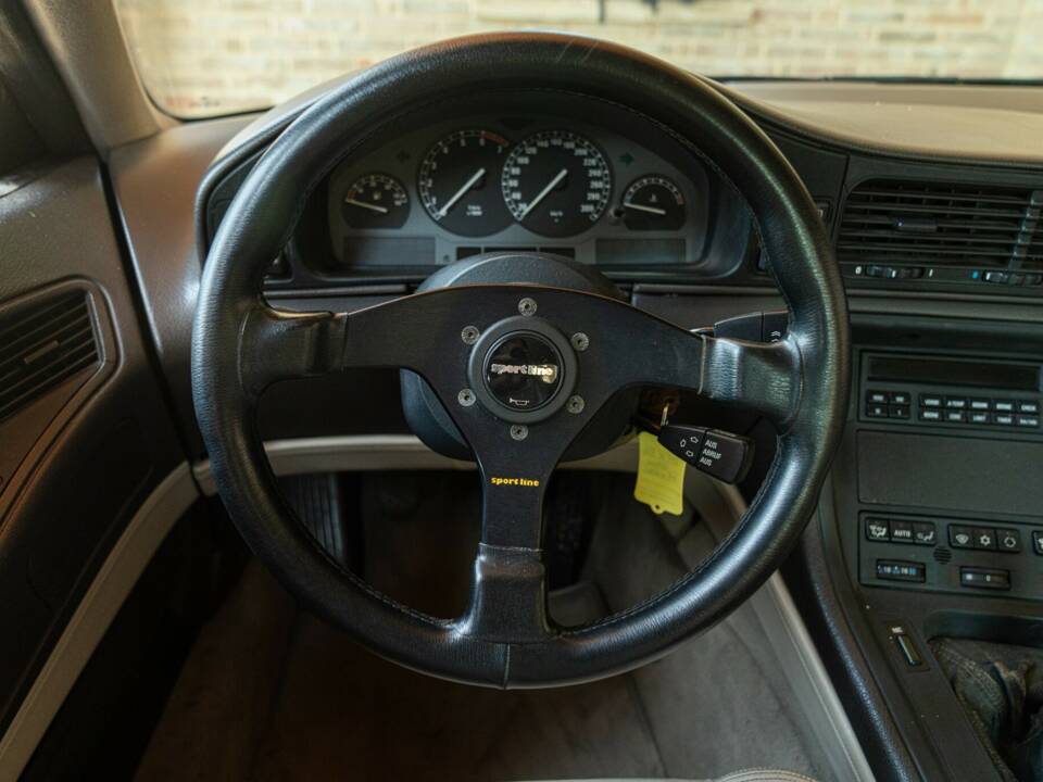 Bild 37/50 von BMW 850i (1990)