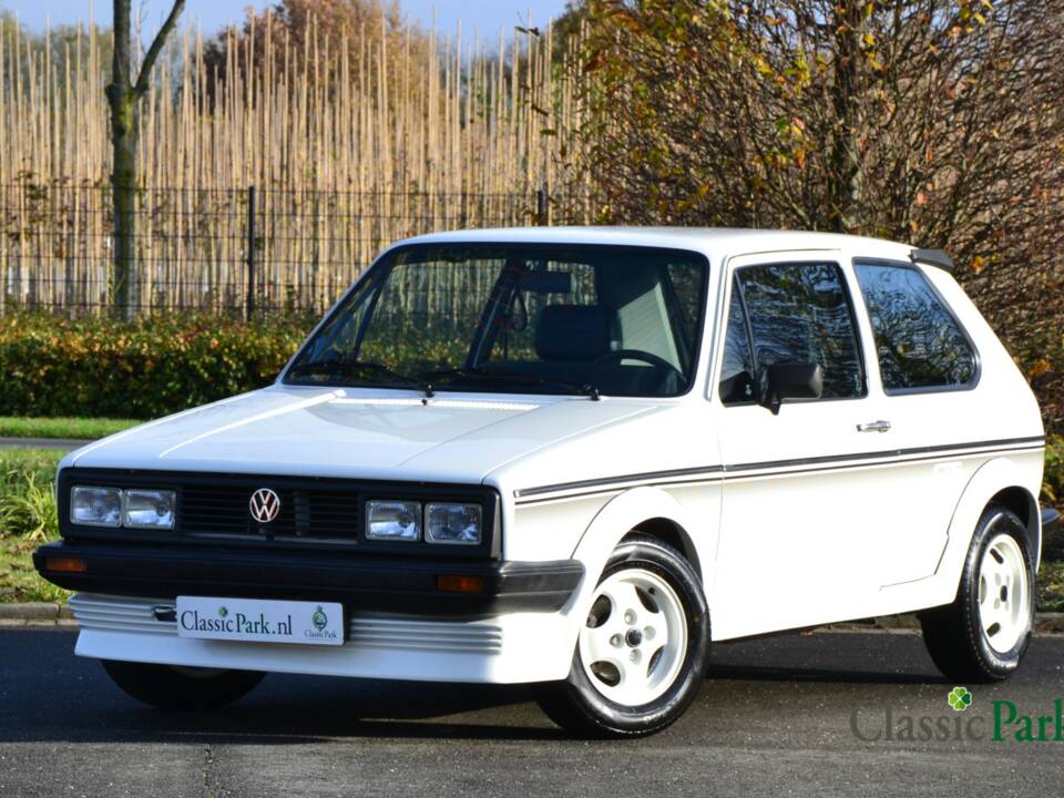 Image 1/50 de Volkswagen Golf Mk I 1.5 (1983)