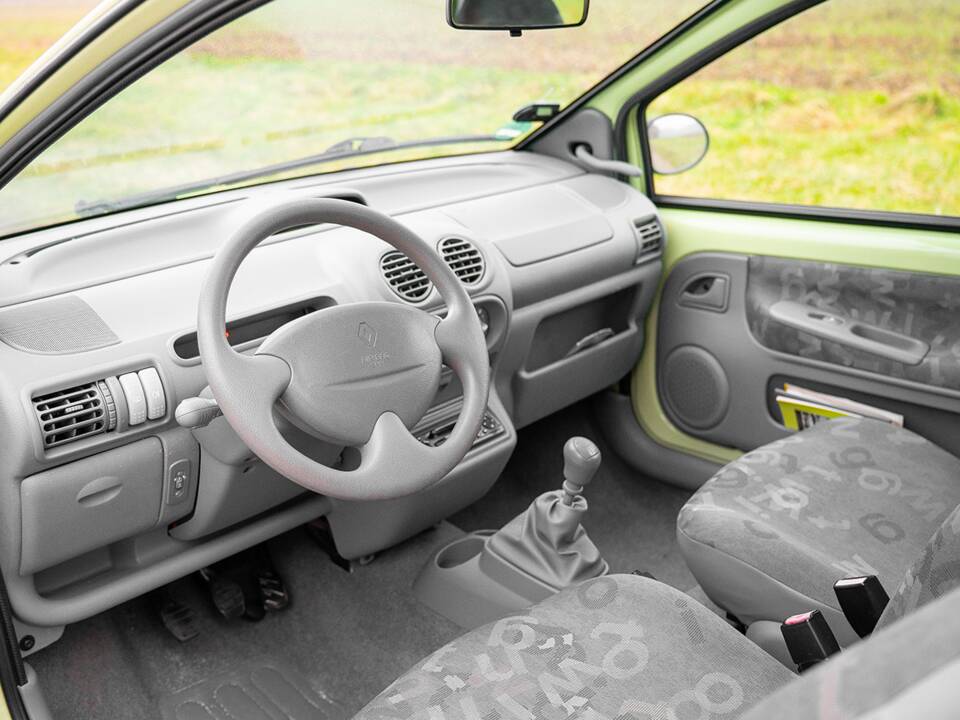Image 15/36 of Renault Twingo 1.2 16V (2005)