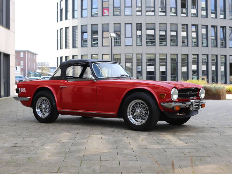 Image 13/49 of Triumph TR 6 (1976)
