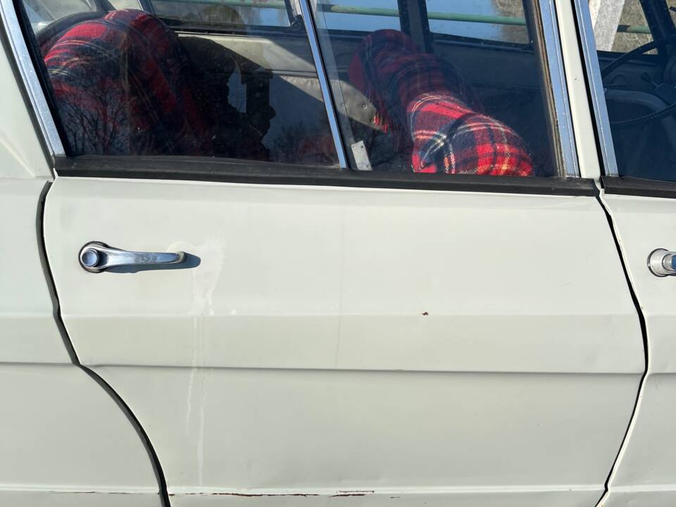 Bild 12/70 von Citroën Ami 6 Berline (1964)