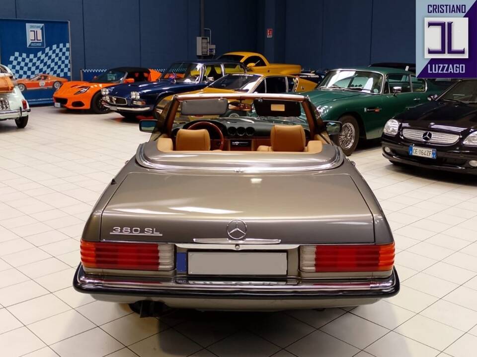 Image 19/60 of Mercedes-Benz 380 SL (1982)