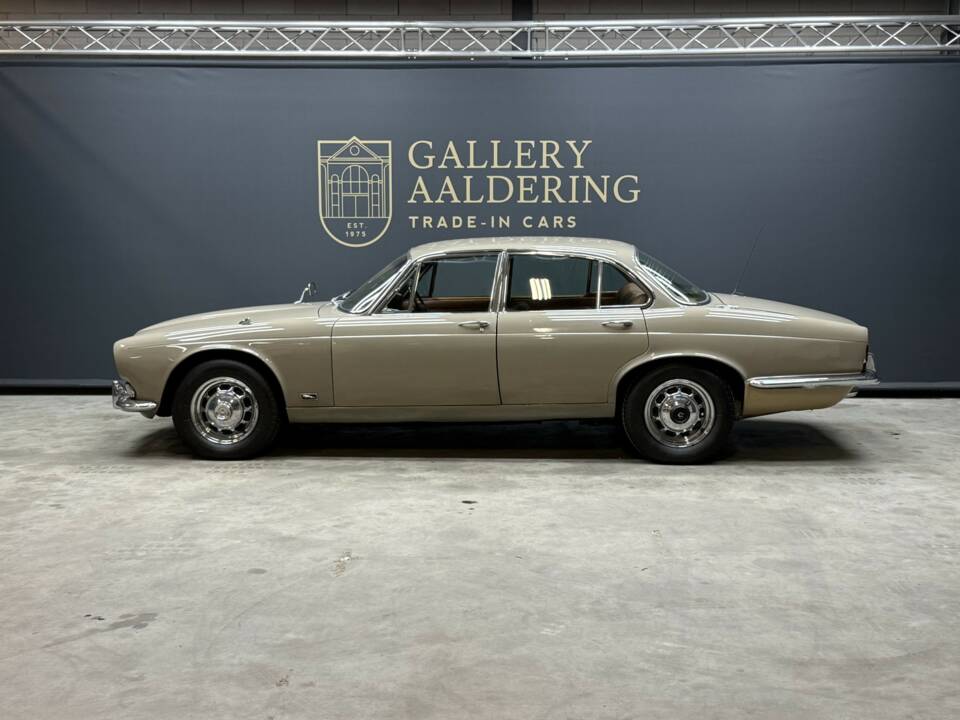 Bild 17/50 von Jaguar XJ 6 4.2 (1972)