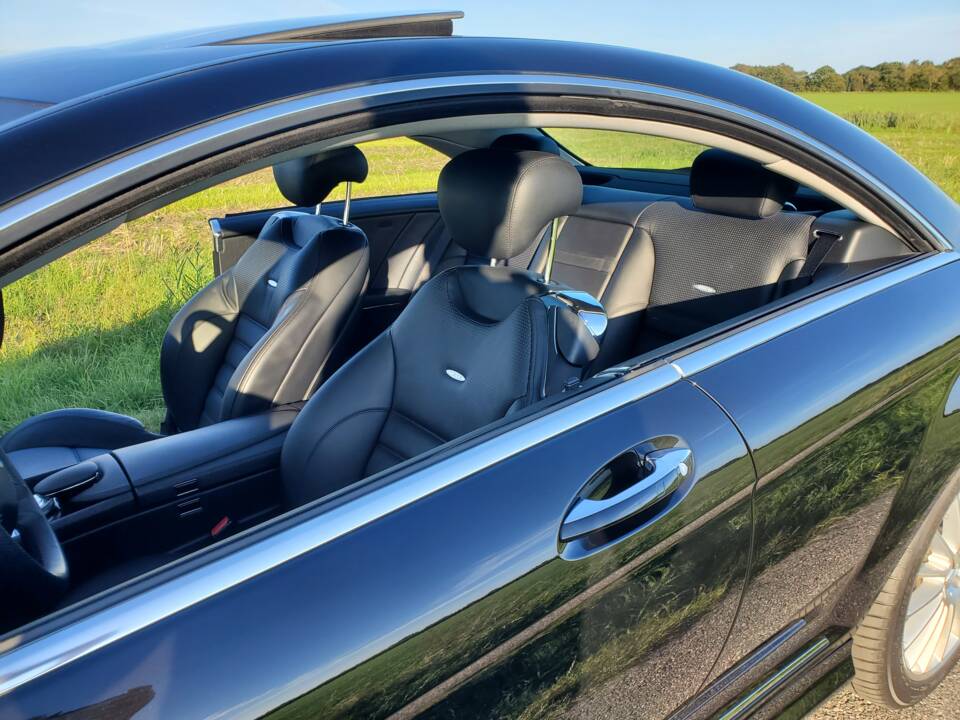 Afbeelding 13/49 van Mercedes-Benz CL 63 AMG (2007)