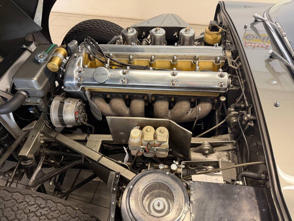 Image 5/5 de Jaguar Type E 4.2 (1964)