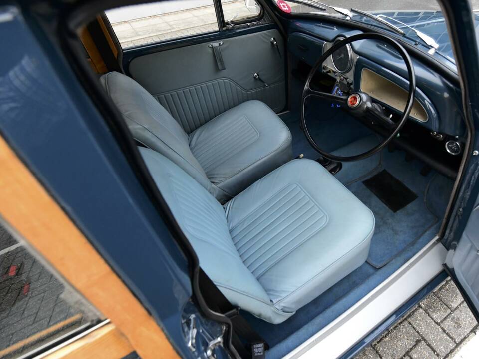 Image 35/50 of Morris Minor 1000 Traveller (1969)