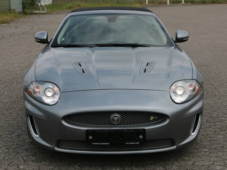 Bild 30/88 von Jaguar XKR (2010)