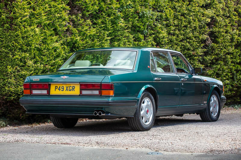Image 4/50 of Bentley Turbo R lang (1996)