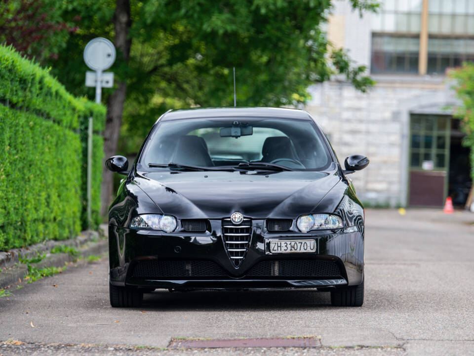 Image 6/36 of Alfa Romeo 147 3.2 GTA (2003)