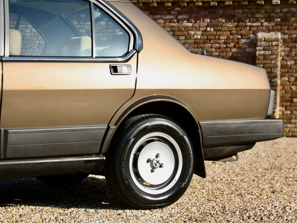 Immagine 29/50 di Alfa Romeo Alfetta 2.0 (1984)