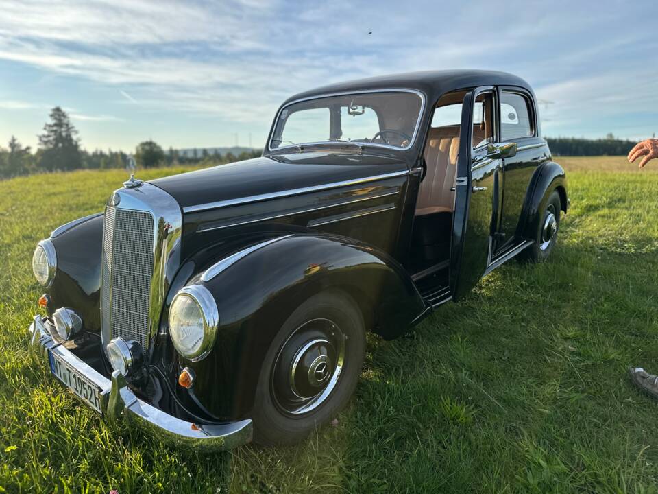 Image 3/30 de Mercedes-Benz 220 (1952)