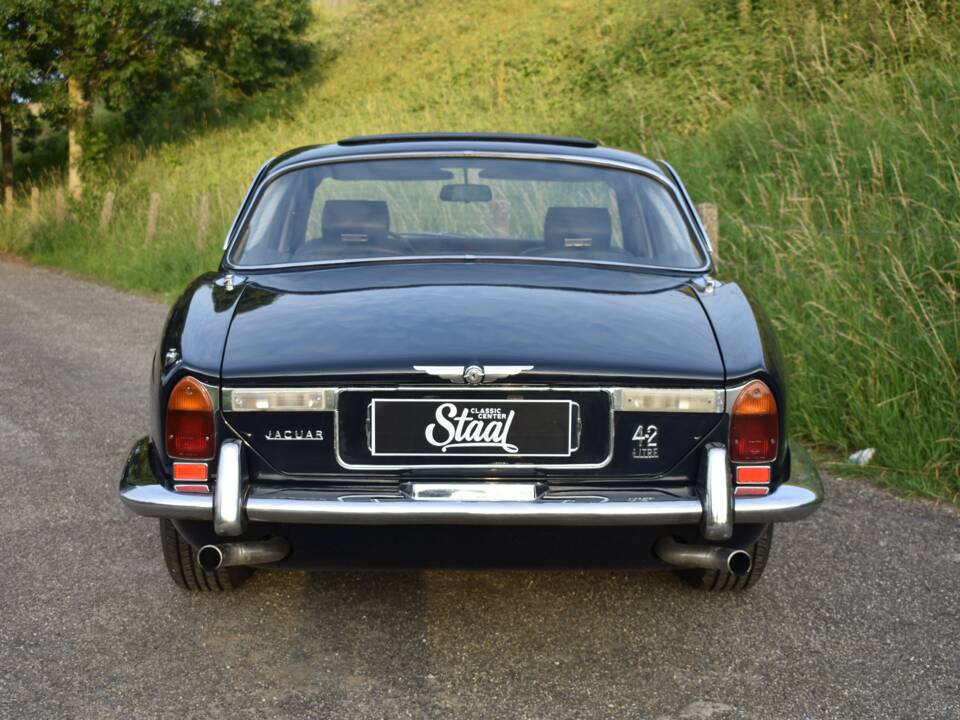 Bild 8/37 von Jaguar XJ 6 4.2 (1972)
