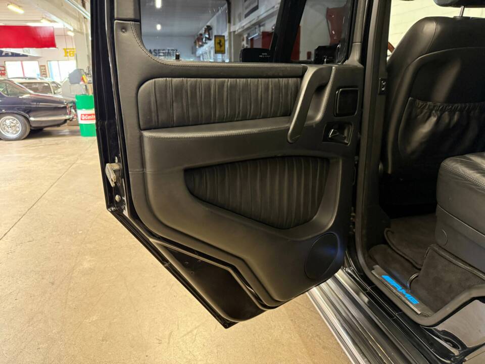 Image 12/22 de Mercedes-Benz G 55 AMG Kompressor (LWB) (2005)