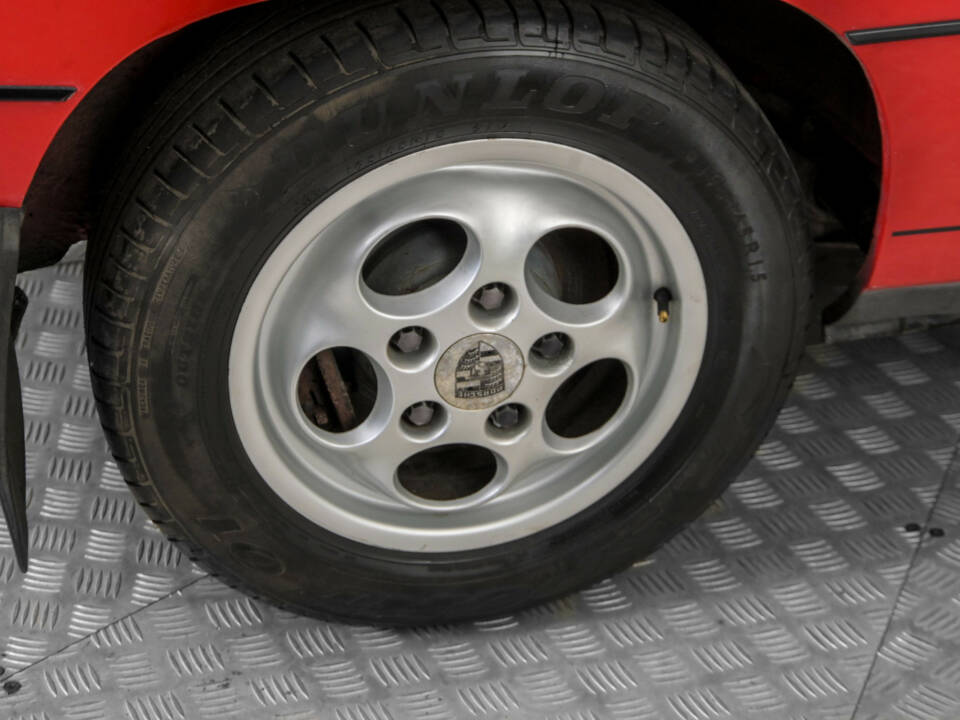Immagine 33/50 di Porsche 924 S (1987)