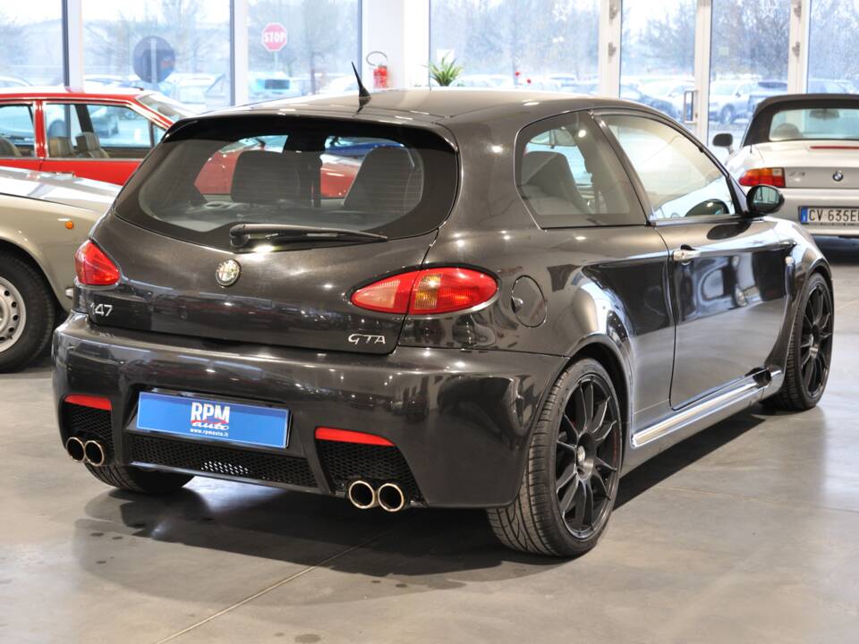 Image 9/27 of Alfa Romeo 147 3.2 GTA (2002)