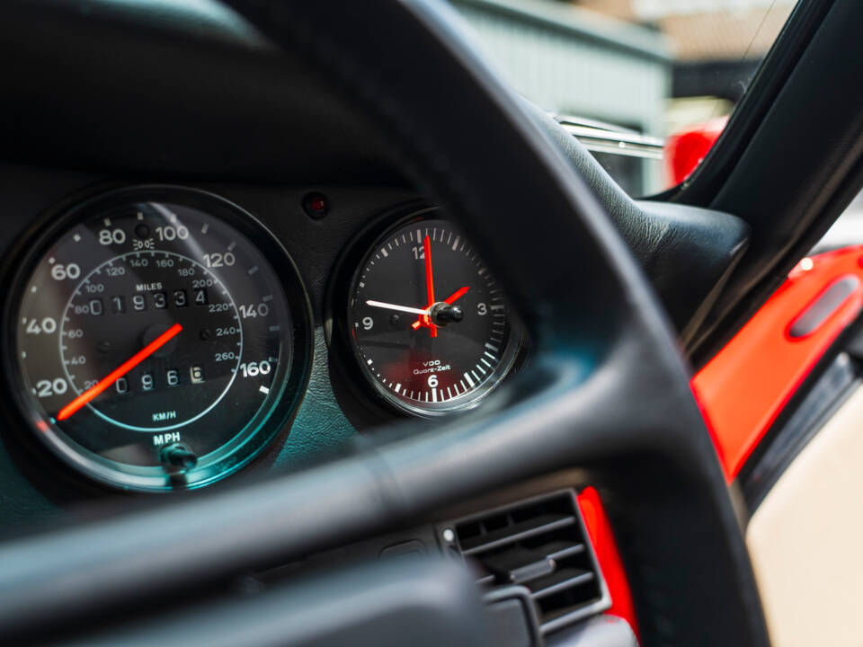 Afbeelding 35/53 van Porsche 911 Turbo 3.3 (1989)