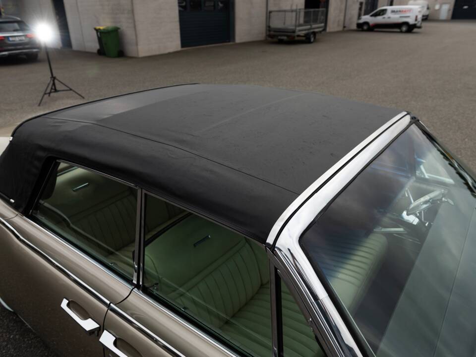 Bild 25/100 von Lincoln Continental Convertible (1965)