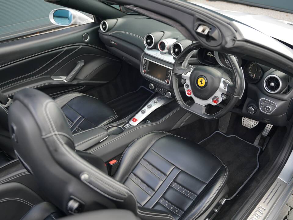 Bild 12/50 von Ferrari California T (2015)