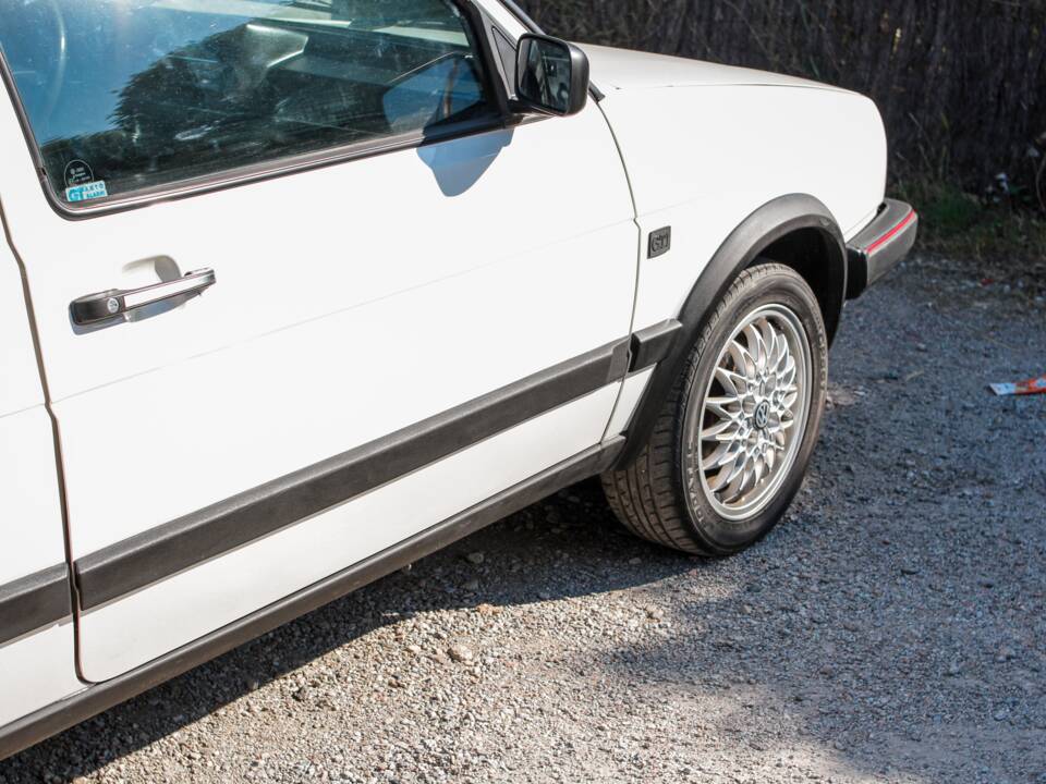 Bild 13/58 von Volkswagen Golf II GTi 1.8 (1988)