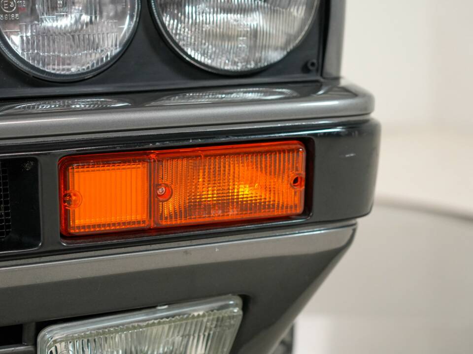 Image 26/46 of Lancia Delta HF Integrale (1988)