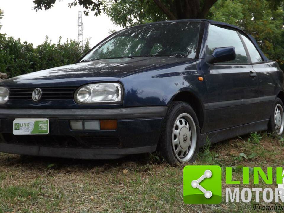 Imagen 2/10 de Volkswagen Golf III Cabrio 1.6 (1996)