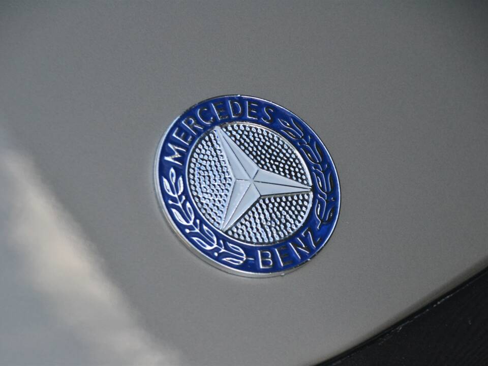 Image 23/79 de Mercedes-Benz 560 SL (1988)