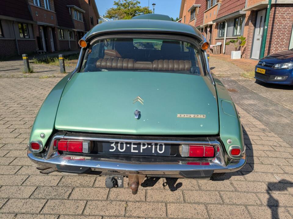 Image 16/25 of Citroën DS 23 Pallas (1975)