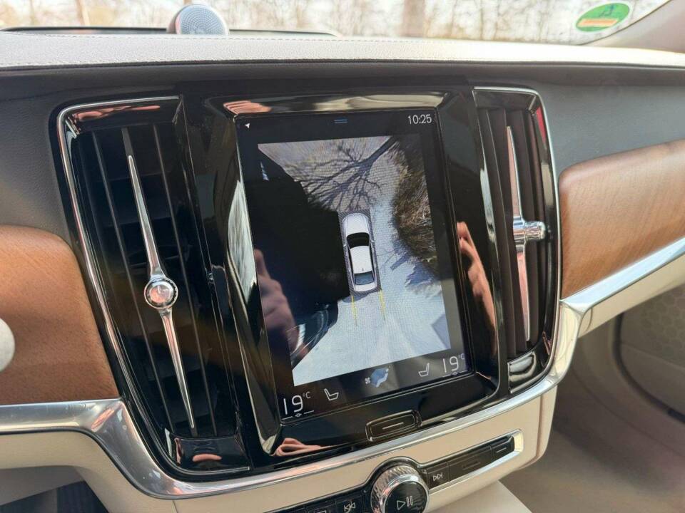 Bild 15/27 von Volvo S90 T8 (2018)