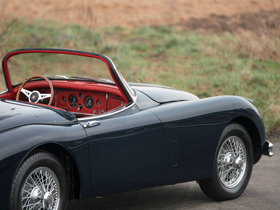 Image 4/19 of Jaguar XK 150 3.4 S OTS (1958)