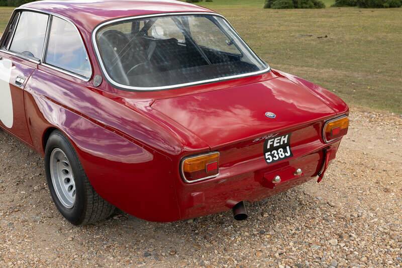 Image 9/50 de Alfa Romeo 1750 GT Veloce (1971)