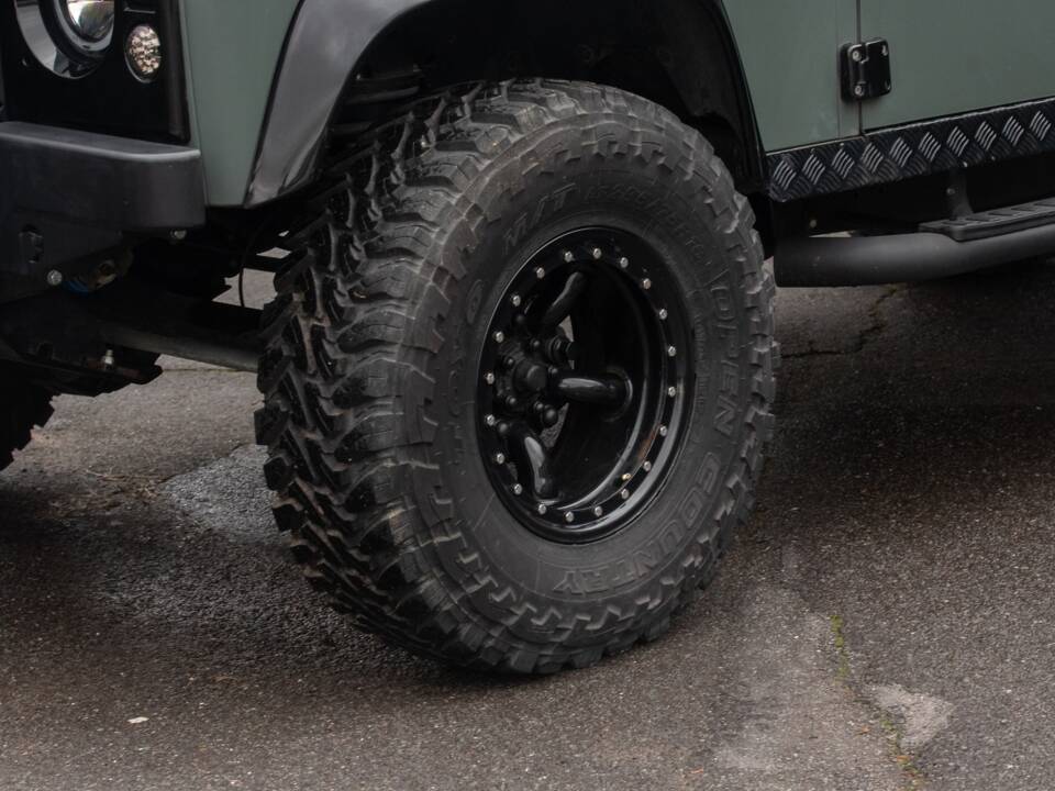 Image 35/50 de Land Rover Defender 110 Crew Cab SE (2010)