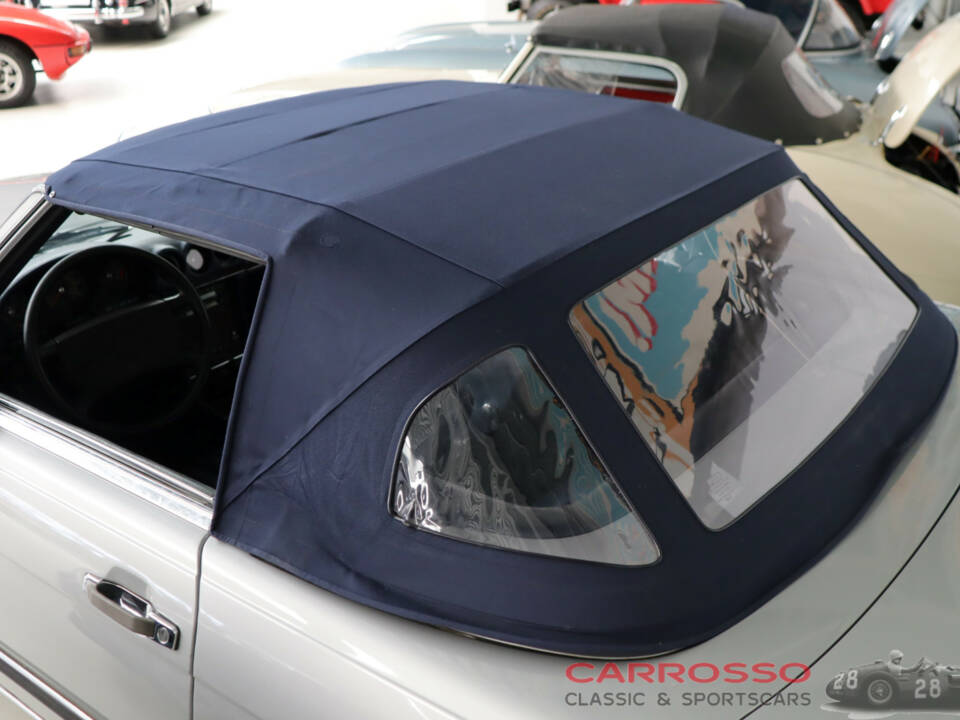 Image 48/50 of Mercedes-Benz 560 SL (1988)