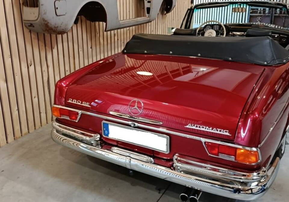 Image 5/10 of Mercedes-Benz 220 SE b (1962)