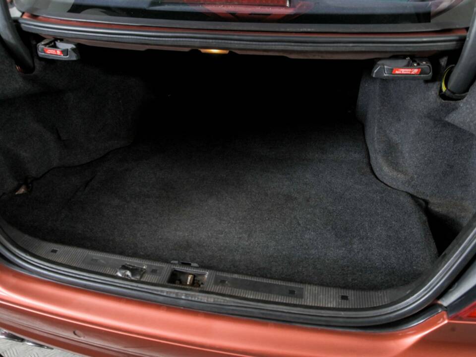 Image 42/50 of Mercedes-Benz CLK 430 (1999)