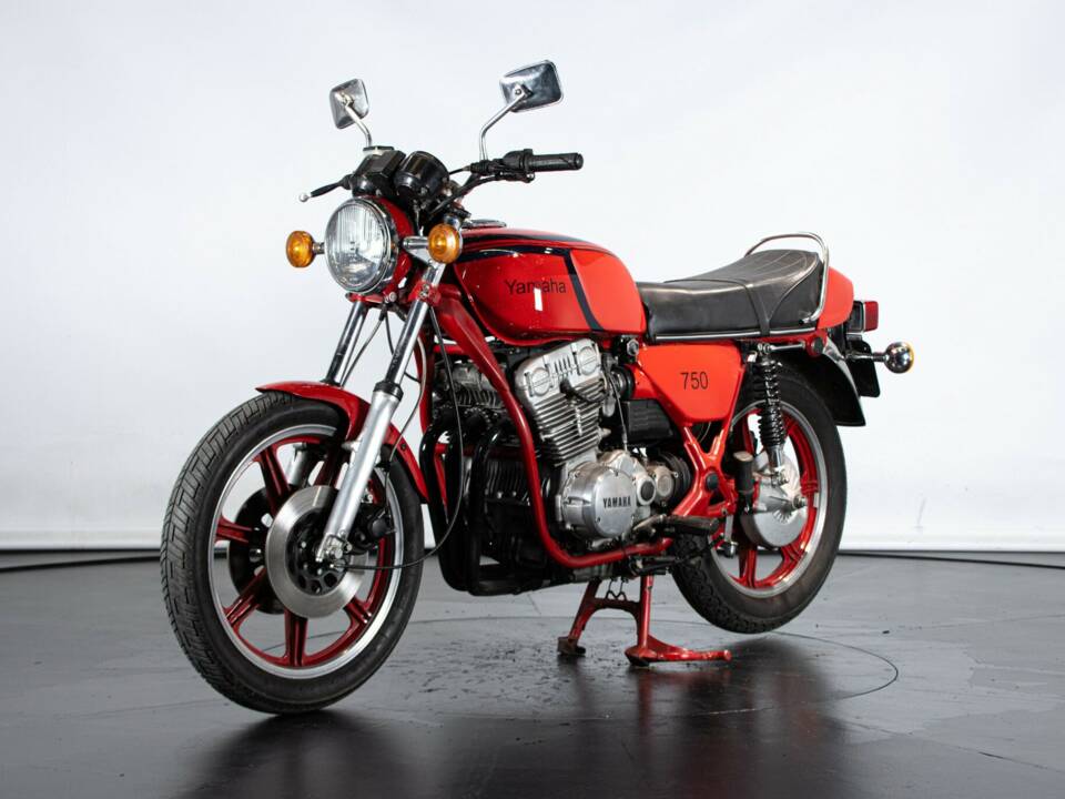 Bild 8/50 von Yamaha XS 750 (1979)